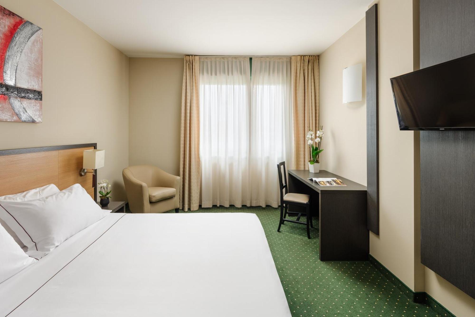 Hotel King, By R Collection Hotels Varedo Exterior foto