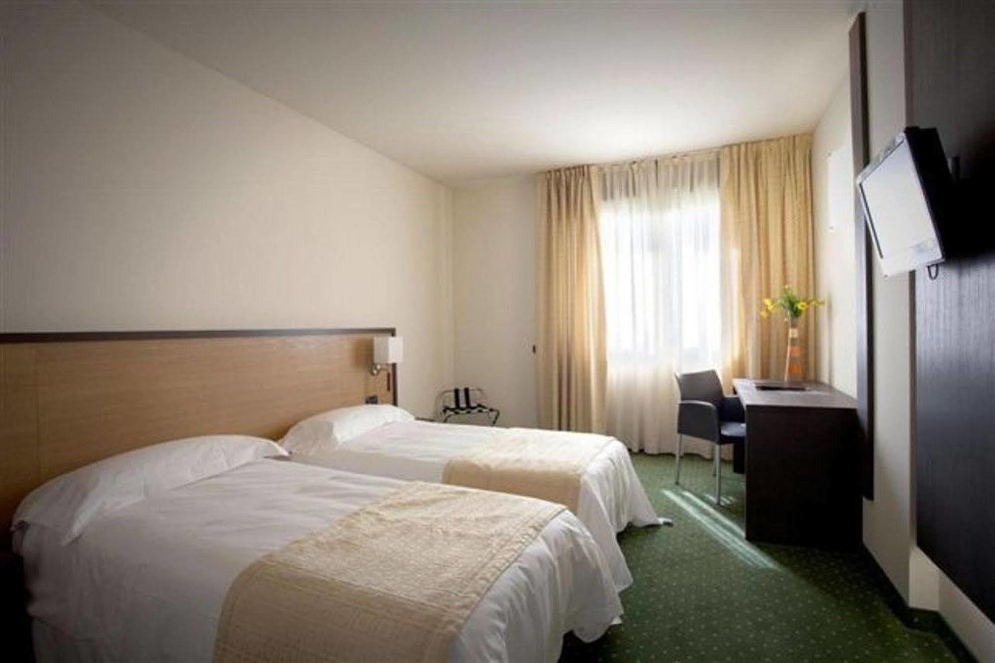 Hotel King, By R Collection Hotels Varedo Exterior foto