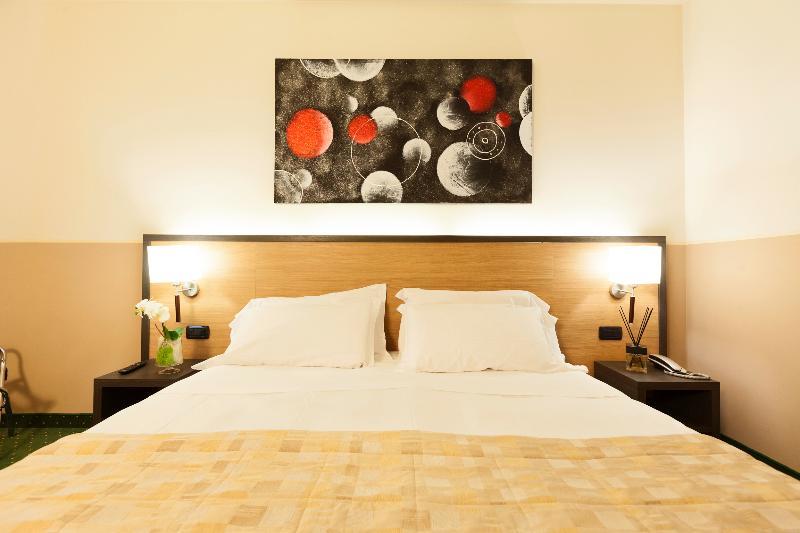 Hotel King, By R Collection Hotels Varedo Exterior foto