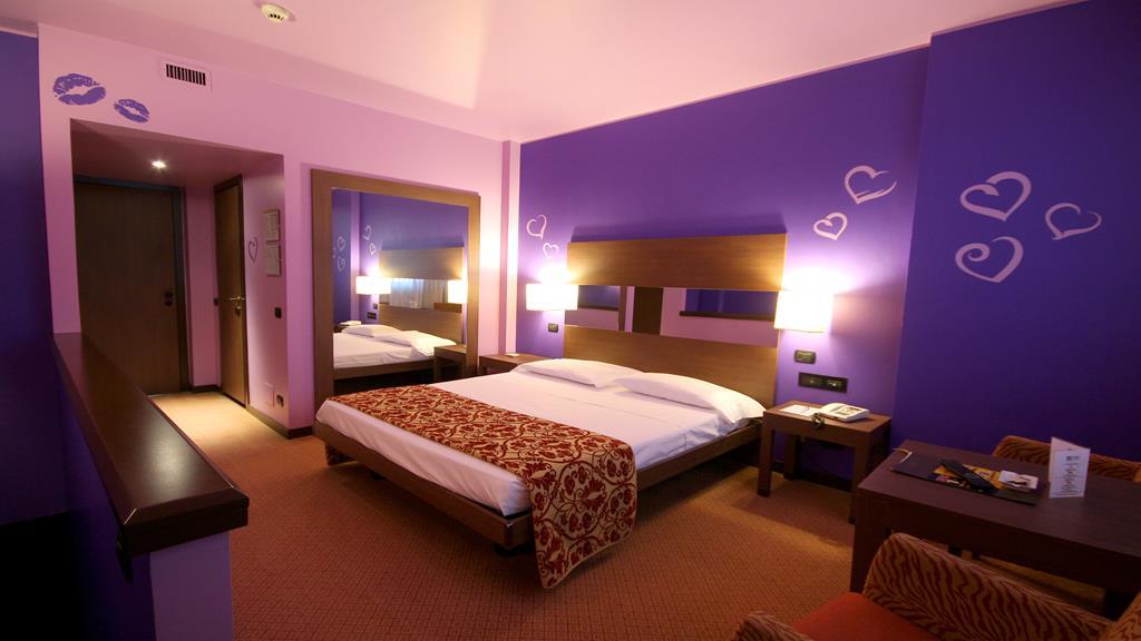 Hotel King, By R Collection Hotels Varedo Exterior foto